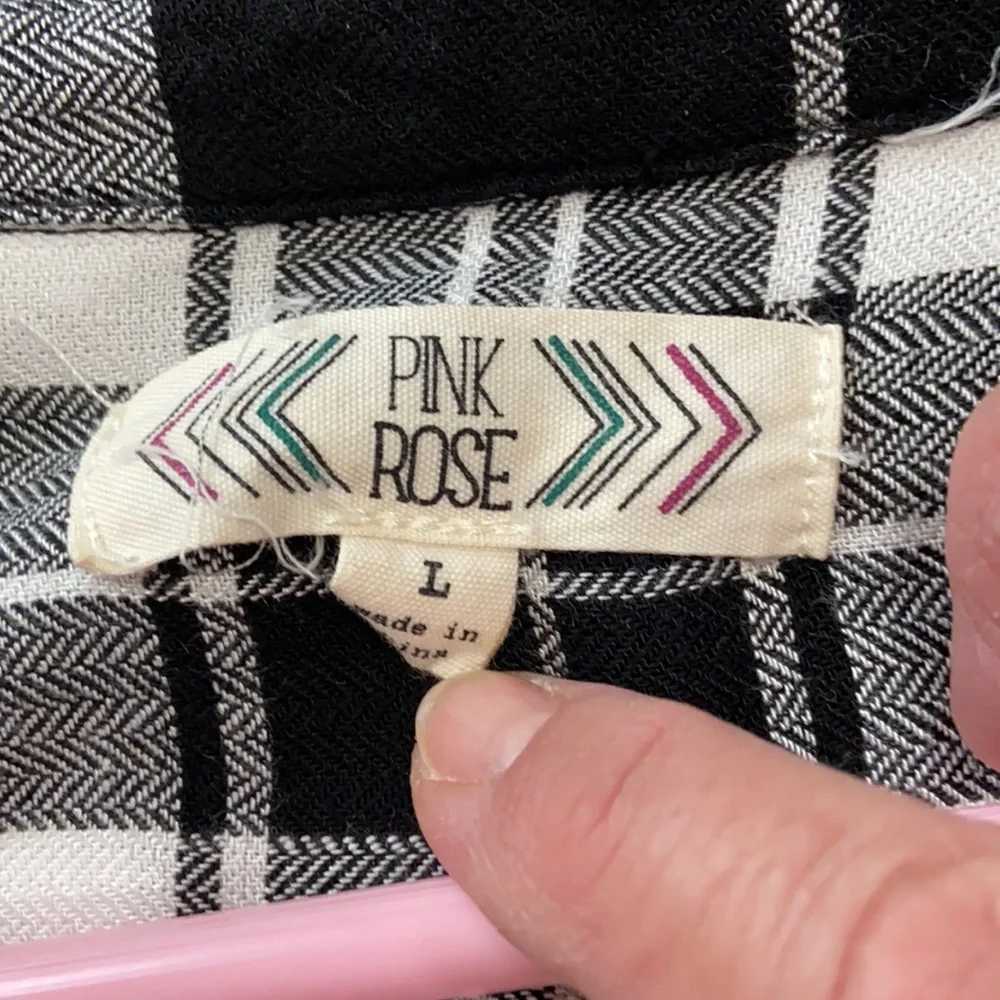 Cute black and white flannel shirt - Picture 4 of 4